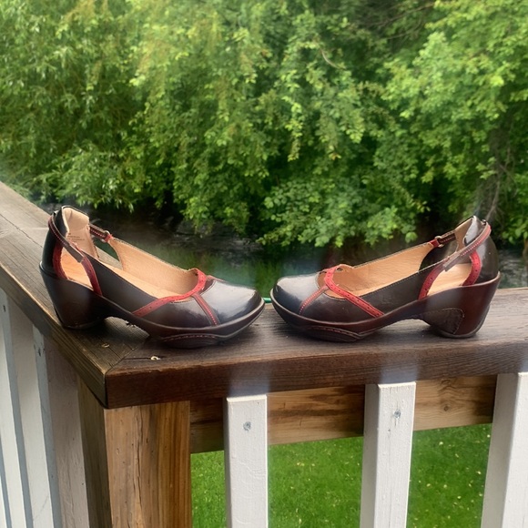 J-41 Adventure On shoes - Picture 5 of 11